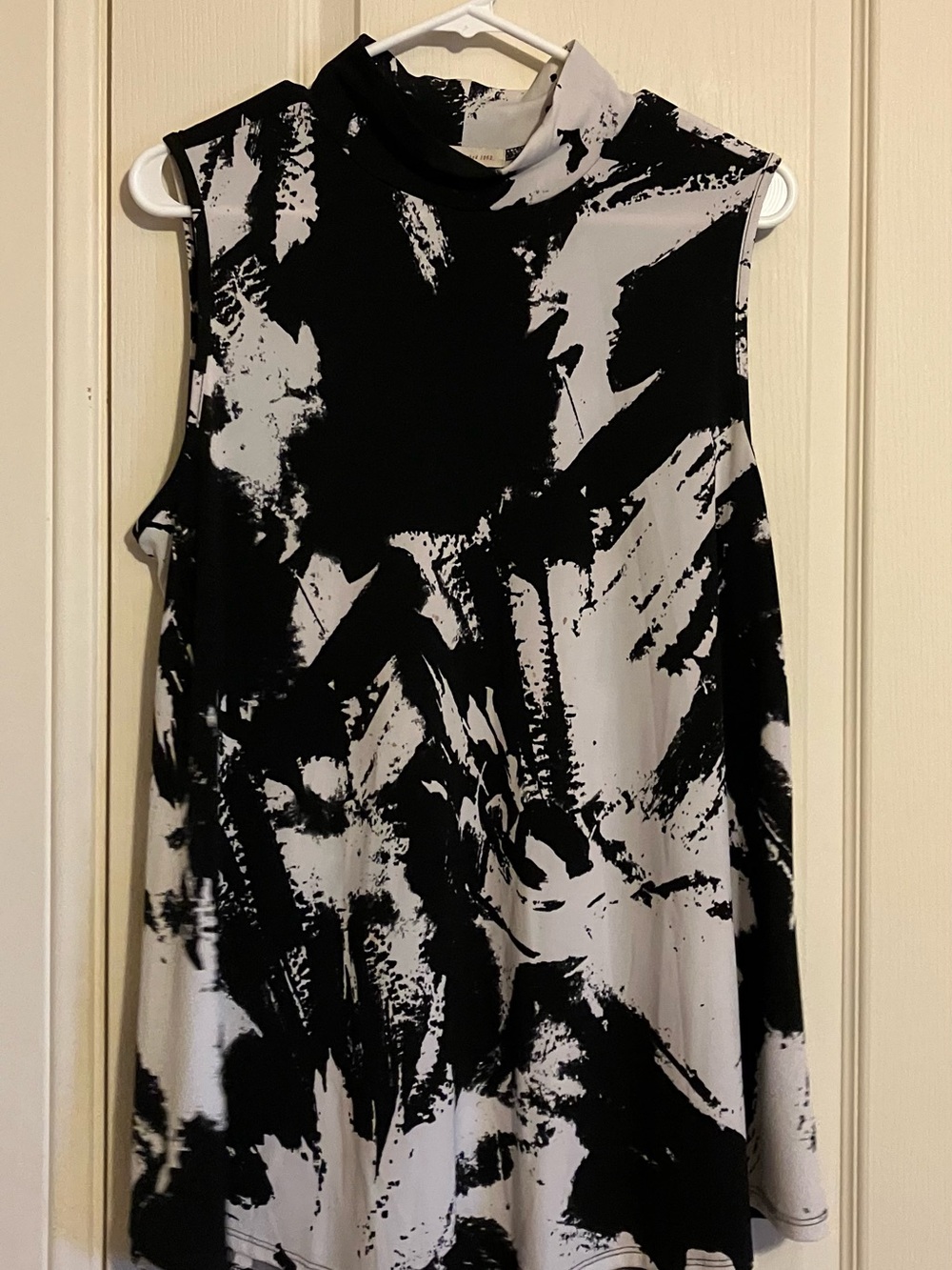 Mock Neck Sleeveless Tank in Black & White Abstract Print